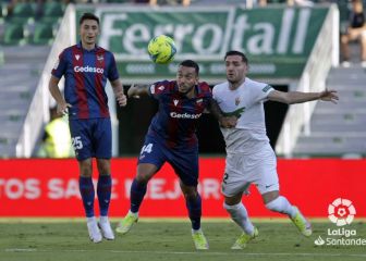 Morales rescata un punto para el Levante en el Martínez Valero