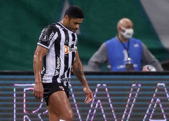 Hulk se estrella con el palo ante Palmeiras