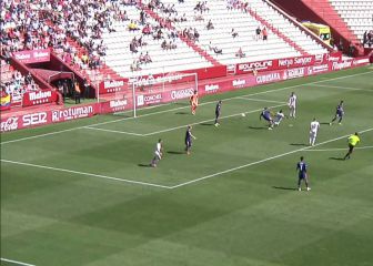 El Castilla se inmola en el Carlos Belmonte