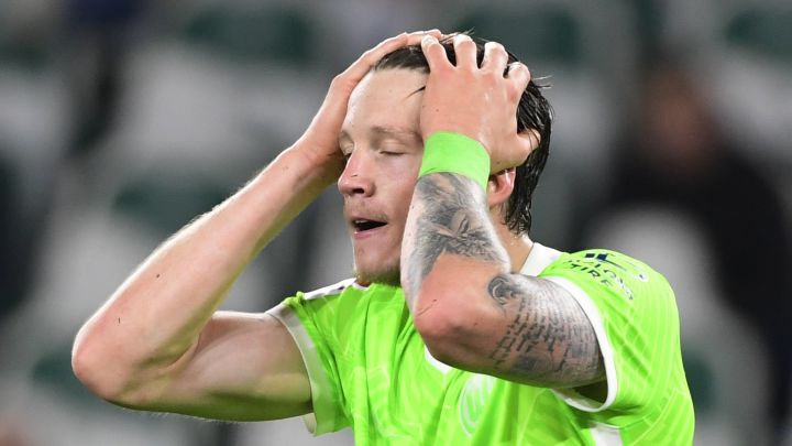 Wout Weghorst, amenaza del Wolfsburgo que se mide al Sevilla, fue centro de una gran polémica en los Países Bajos porque De Boer prefería al Luuk de Jong.
