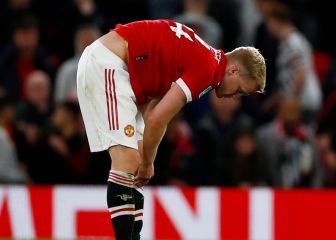 Van de Beek está desesperado