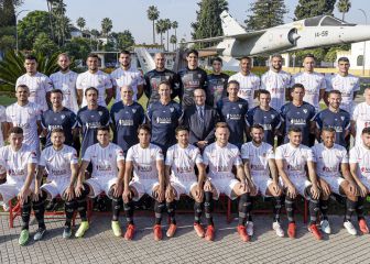 El Sevilla vuelve a sus orígenes para la foto oficial de la 21/22