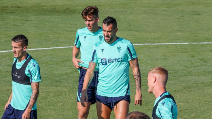 Negredo se cita con Cillessen