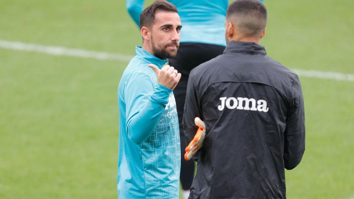 Paco Alcácer, en un entrenamiento.