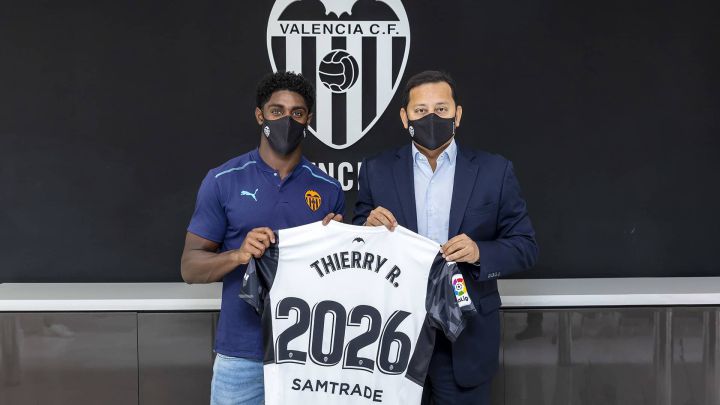 El Valencia anuncia la renovación de Thierry Rendall hasta 2026