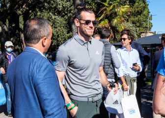 Bale, al golf pese a su lesión