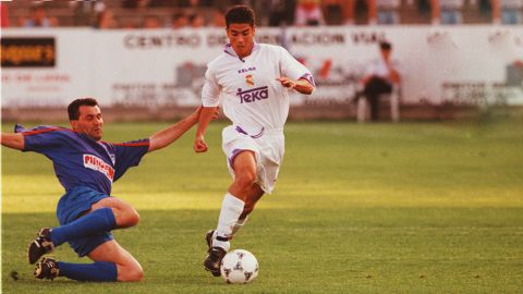 15 futbolistas que se retiraron antes de tiempo