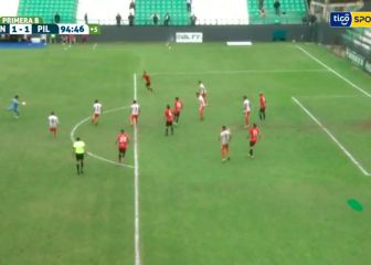 El fútbol tiene sus cosas: tenían que ganar para no descender y el portero hizo esto en el 94' y el 95'