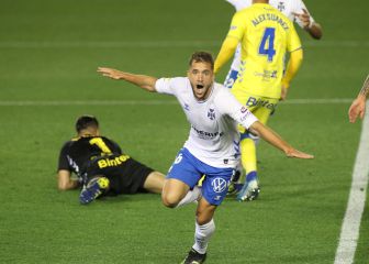 El Tenerife no pierde cuando se presenta en el derbi por delante de la UD