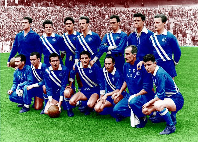 Foto coloreada de la alineación del Condal que debutó en Primera División en 1956, contra el Real Madrid en el Bernabéu.