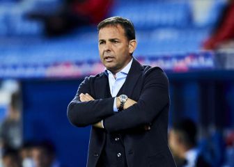 El Alavés podría volver a la defensa de cuatro contra el Real Betis