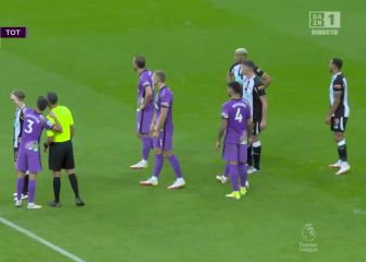 El gesto de Reguilón que ha ayudado a salvar la vida de un aficionado en la Premier League