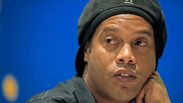 Ronaldinho genera polémica