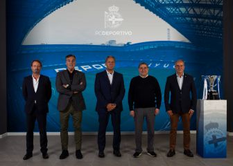 Foto histórica del Deportivo con cinco presidentes en Riazor