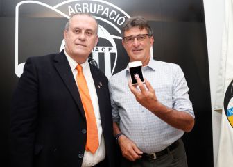 Las Peñas inauguran su nueva sede con Kempes como padrino