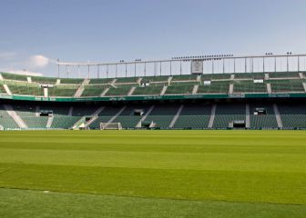 El Elche cuida de su alfombra