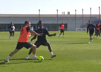 Hazard y Carvajal completan la sesión junto a sus compañeros