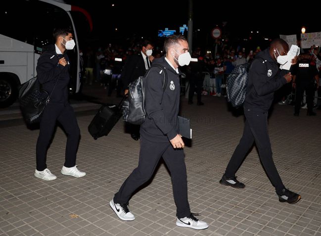 Los jugadores del Real Madrid, a su llegada al hotel de Barcelona en el que se alojaron.