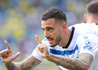 Joselu saca la cabeza del Alavés