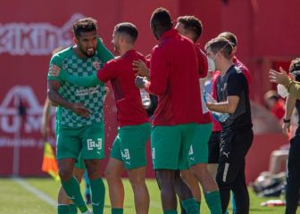 Sousa hace más temible al Almería: hat-trick y liderato