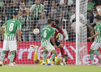 El Betis arrasa al Valencia y se pone en puestos de Champions