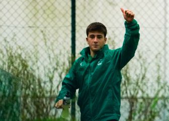 Soko en el taller y Pablo Torre con la gasolina justa