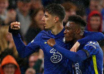 El Chelsea sigue líder gracias a un doblete de Reece James