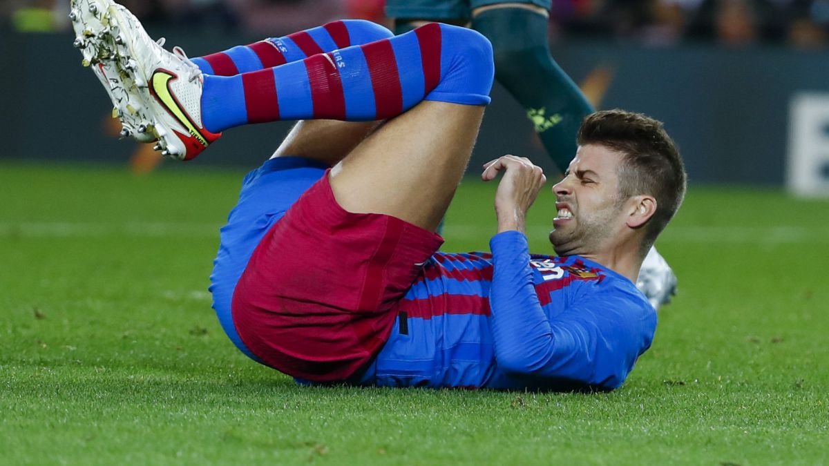 Approved and suspended from Barça: Piqué, gafado: portrayed in the goal of Alavés and injured thumbnail