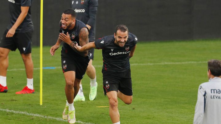 Rochina y Roberto Soldado tratan de saldar viejas cuentas