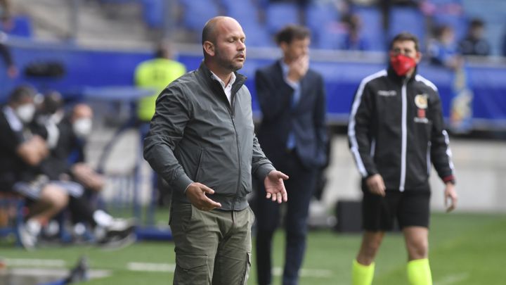 José Alberto: “A Kevin le cosen a palos en cada partido”