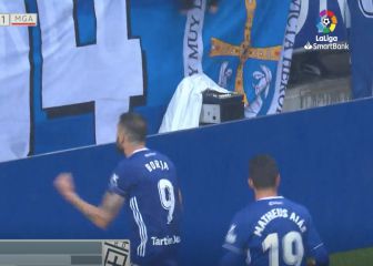 Un doblete de Bastón sella el triunfo del Oviedo ante el Málaga