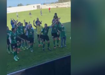 Fútbol para sobrellevar el drama del volcán: la alegría de fans y jugadores del Atlético Paso