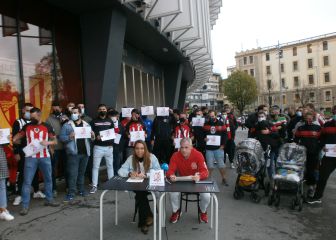 Peñas del Athletic recogen firmas para una grada de animación