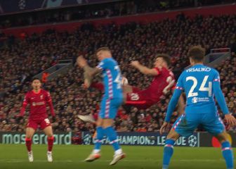 UEFA, árbitros y VAR... ¿Esto qué es? La patada de Jota a Trippier que tira todo argumento