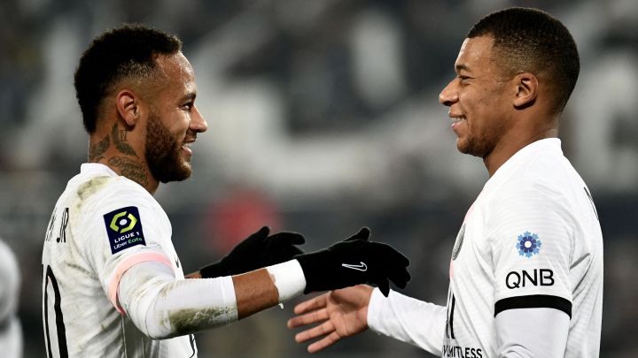 El PSG renace en Burdeos con Neymar y Mbappé