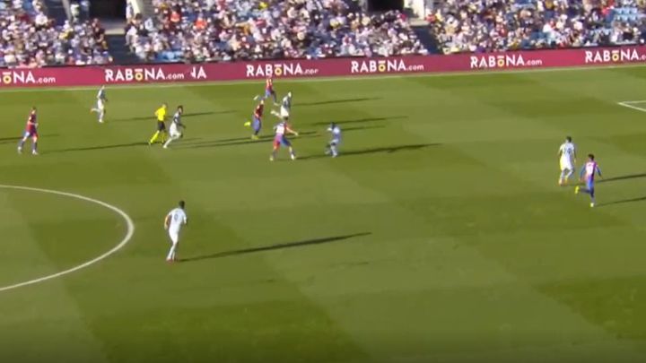 Xavi está como un niño ante esto: el golazo del Barça con Nico haciendo de Iniesta