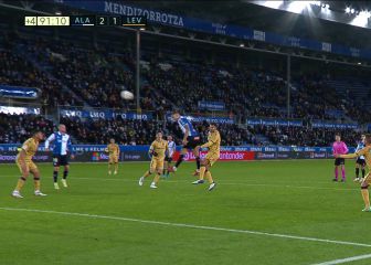 ¿Hay alguno mejor en Europa? El mejor cabeceador de LaLiga en acción