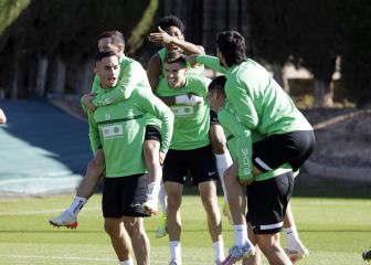 La plantilla del Elche se conjura para salir de la crisis