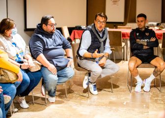 La plantilla del Levante se reúne con aficionados para analizar la crisis