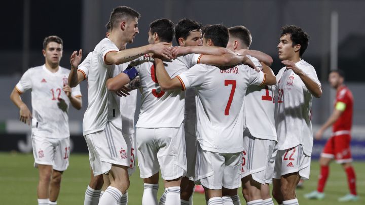 Jugadores de la Selección Española Sub-21 celebran uno de los goles contra Malta.