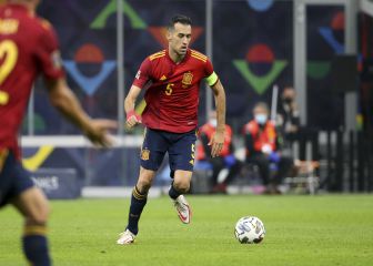 Busquets caza a Xavi