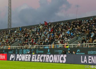 La afición se engancha con el Ibiza