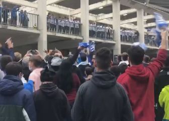 El Málaga anima a la afición en La Rosaleda antes del partido