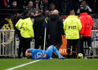 Otro bochorno en Francia: botellazo a Payet y suspensión