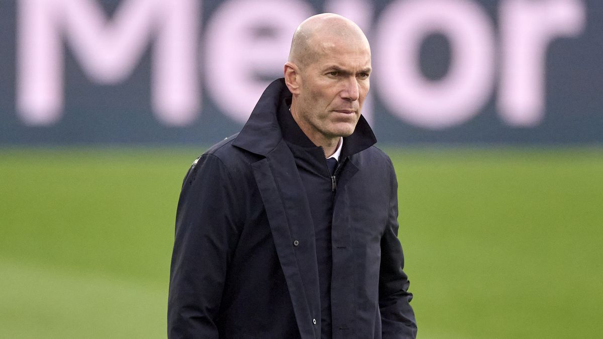 PSG has already contacted Zidane thumbnail