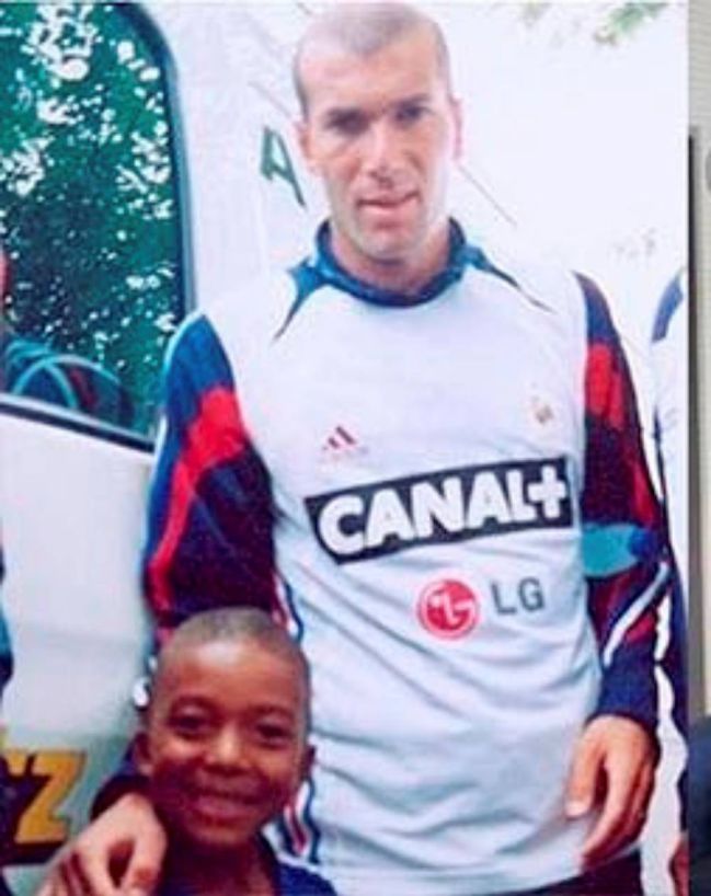 Mbappé, de niño, y Zidane.