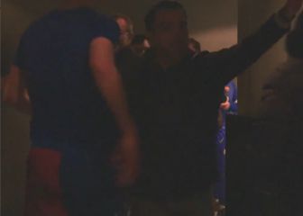 Así recibieron Xavi y Álves al equipo tras el estreno