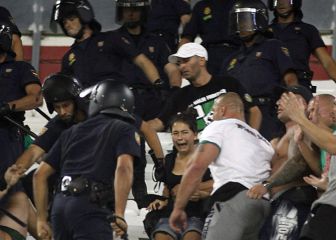 La Policía expulsa de Sevilla a 30 ultras polacos