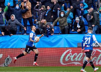 Joselu se pone a la altura de Javi Moreno en el Alavés