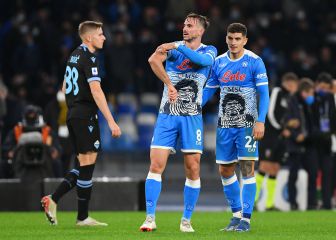 Un Nápoles maradoniano conquista el liderato